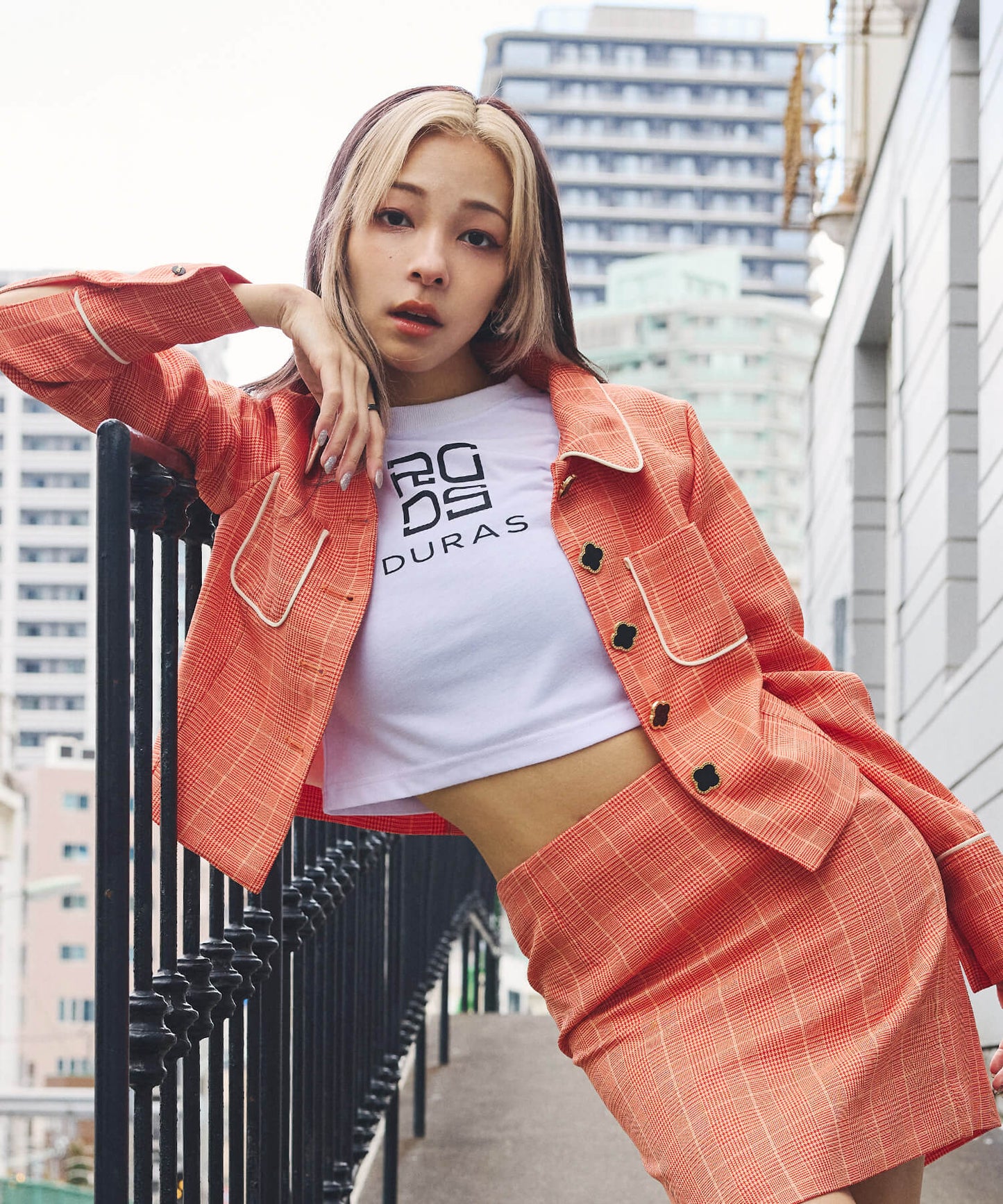 ロゴクロップTシャツ