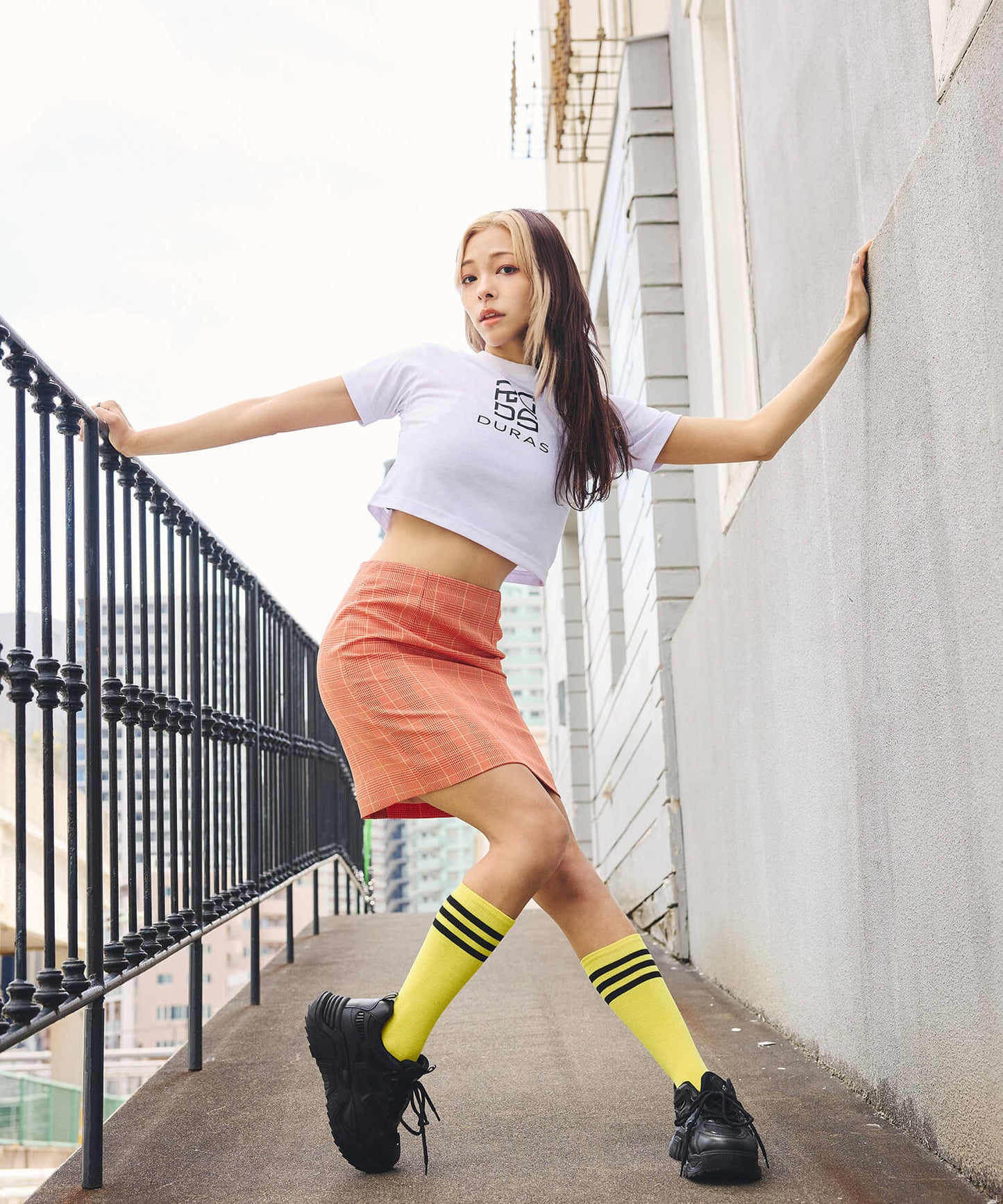 ロゴクロップTシャツ