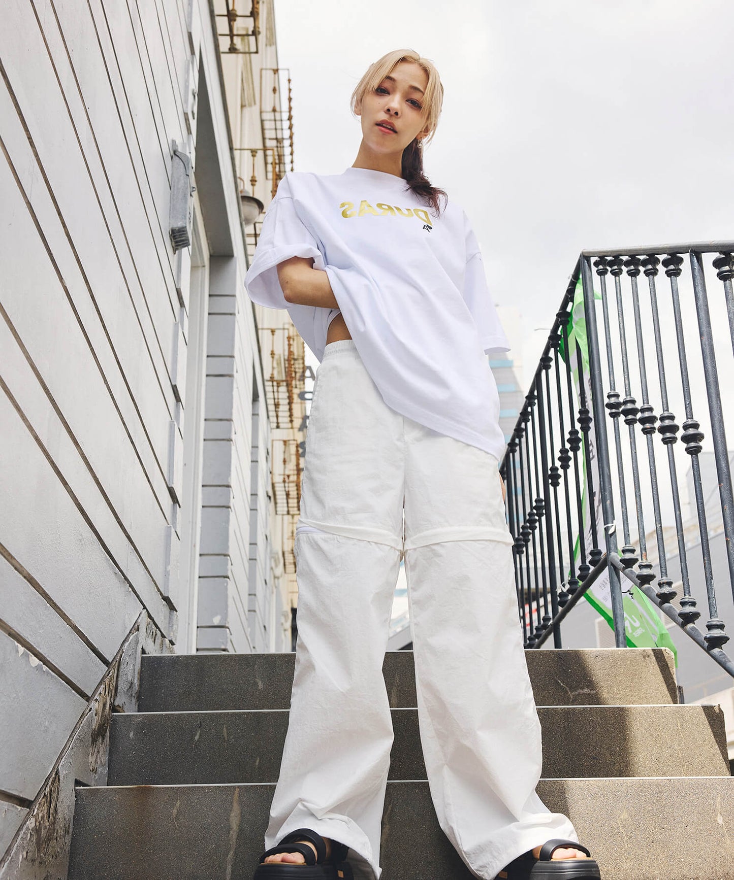 反転ロゴオーバーTシャツ