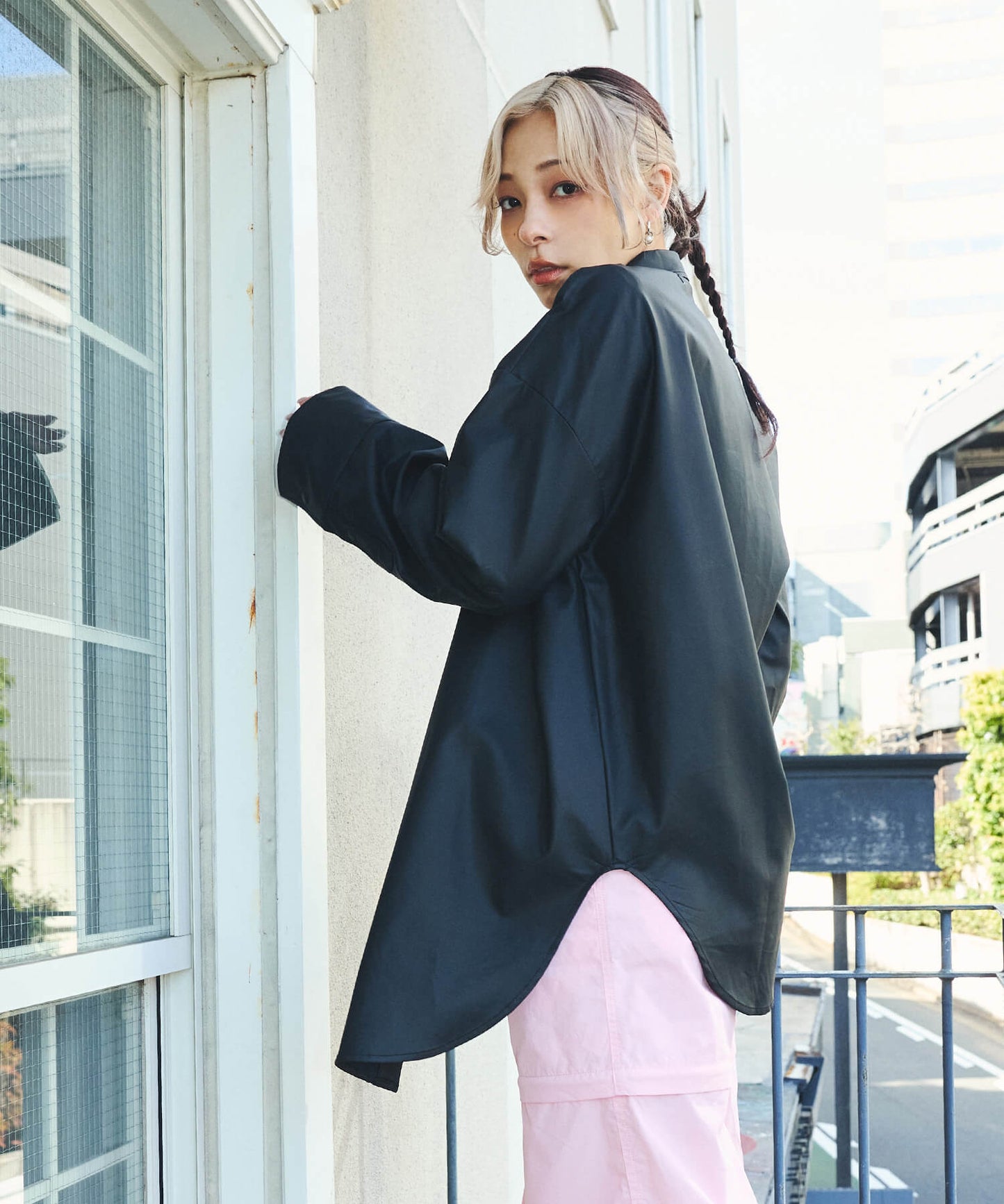 フェイクレザーシャツ