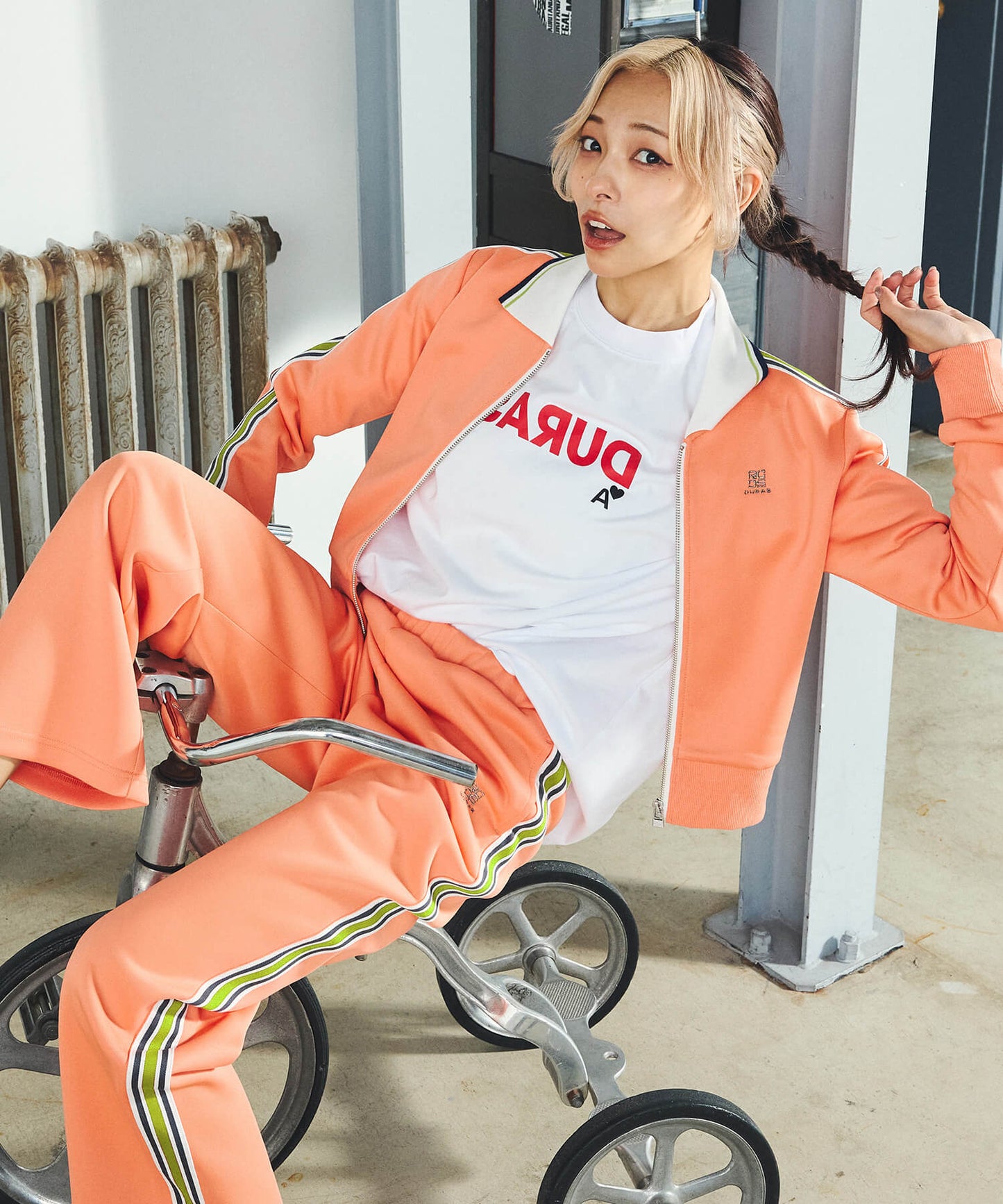 反転ロゴオーバーTシャツ