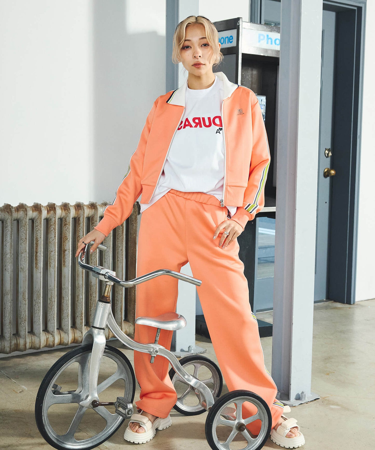 反転ロゴオーバーTシャツ