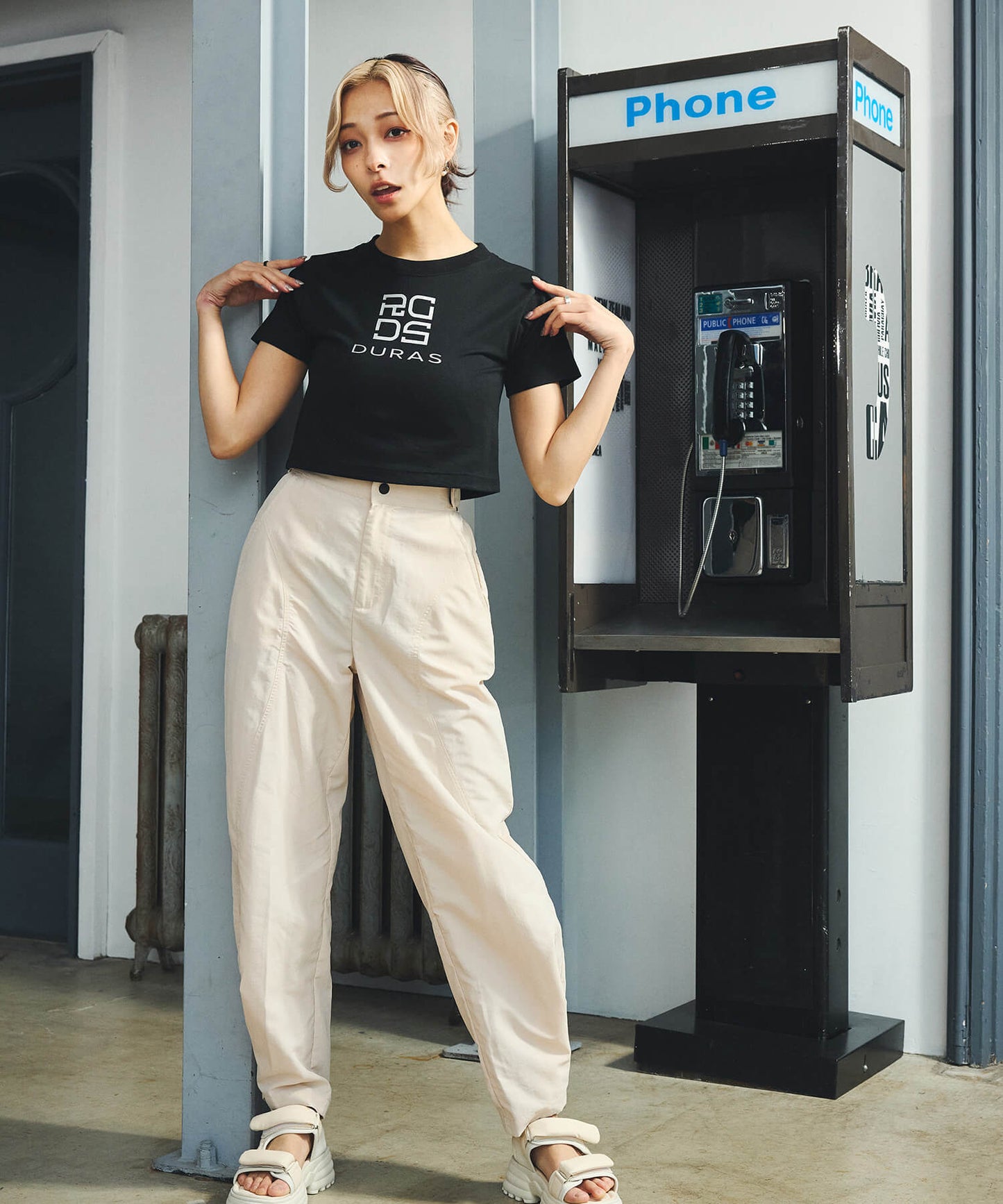 ロゴクロップTシャツ