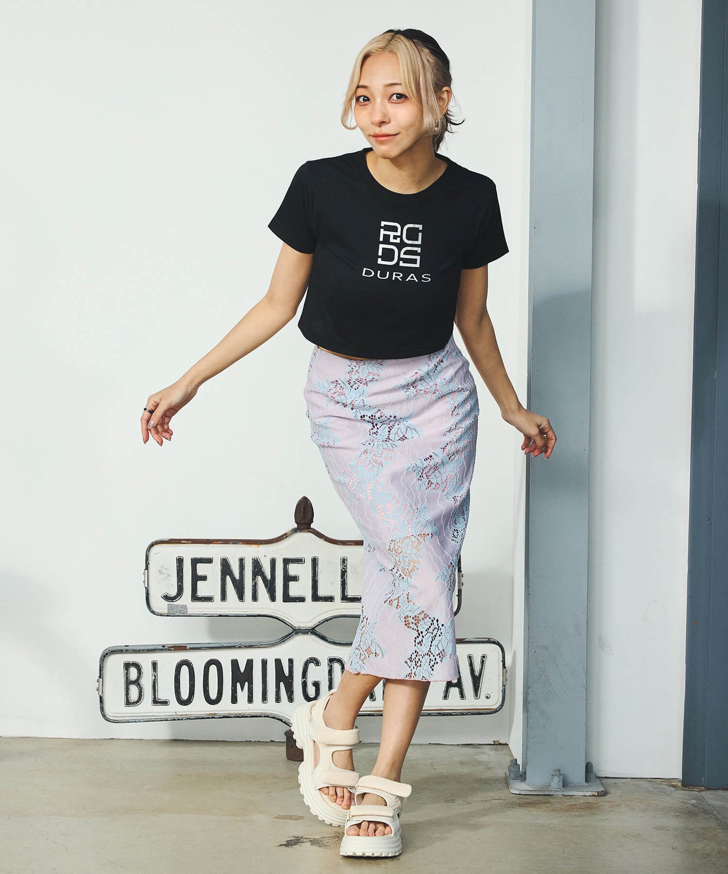ロゴクロップTシャツ