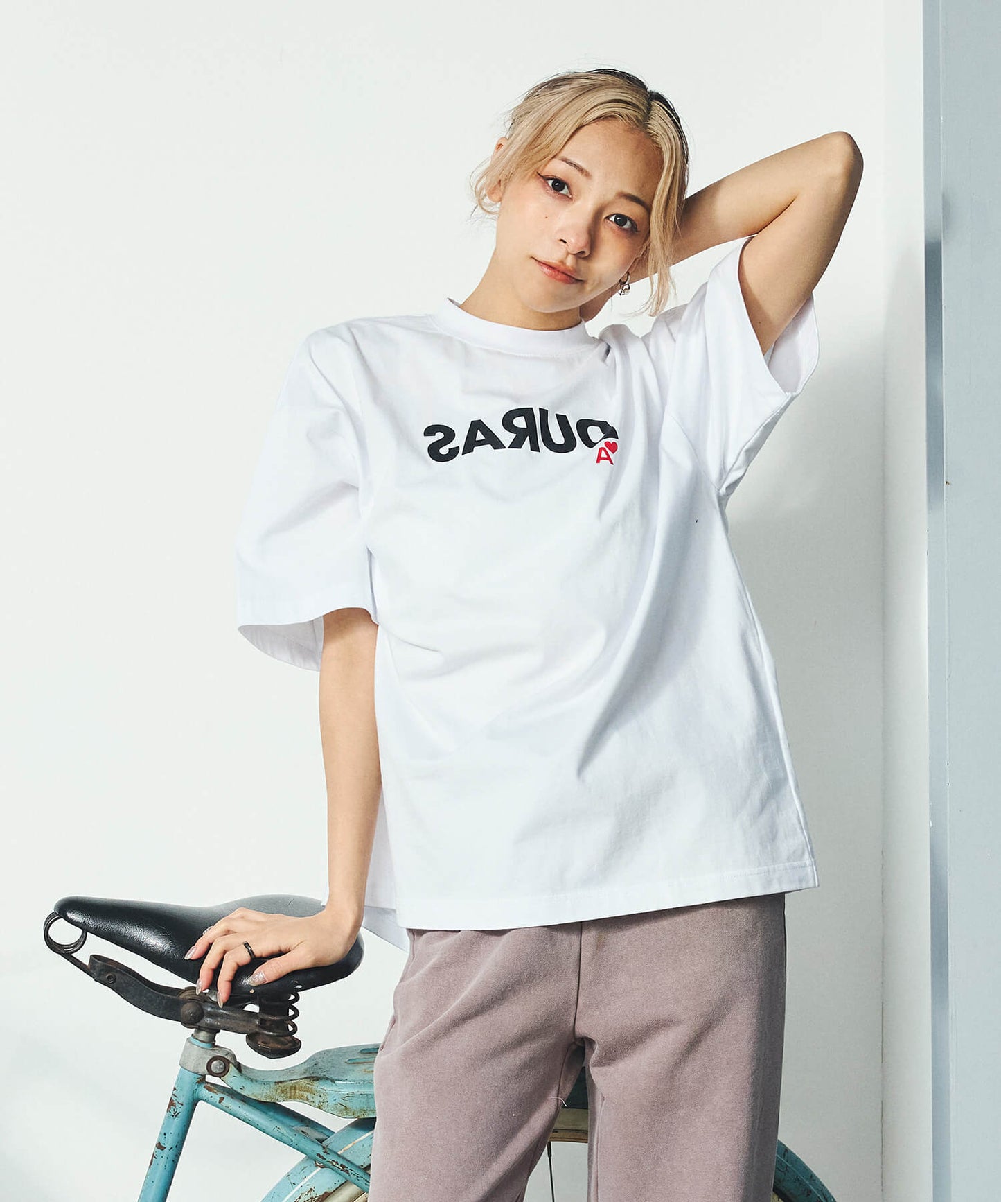 反転ロゴオーバーTシャツ