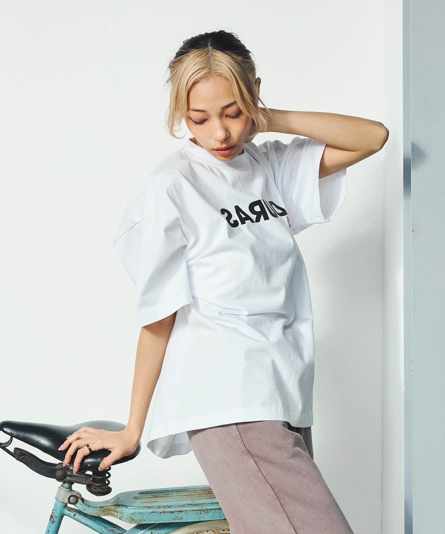 反転ロゴオーバーTシャツ
