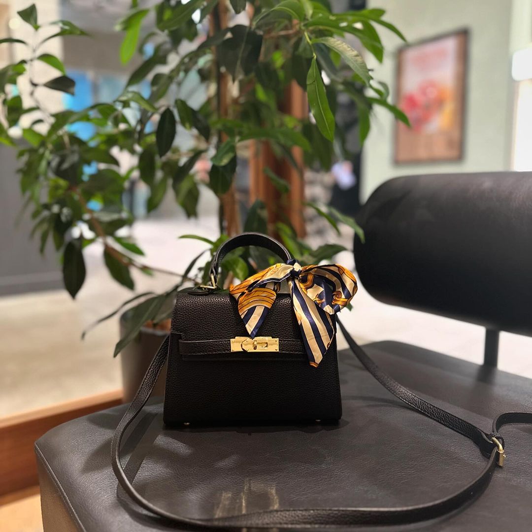 リボン付フラップショルダーバッグ