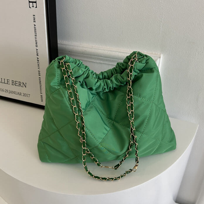 キルティングチェーンショルダーバッグ