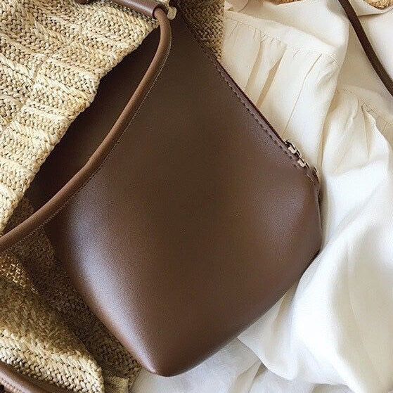 ポーチ付ラフィアトートバッグ