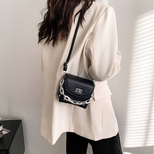 チェーン付ミニボックスバッグ