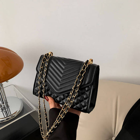 キルティングレターフラップショルダーバッグ