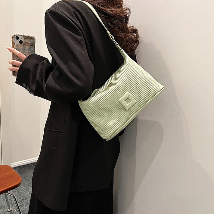 スクエアマークジップショルダーバッグ