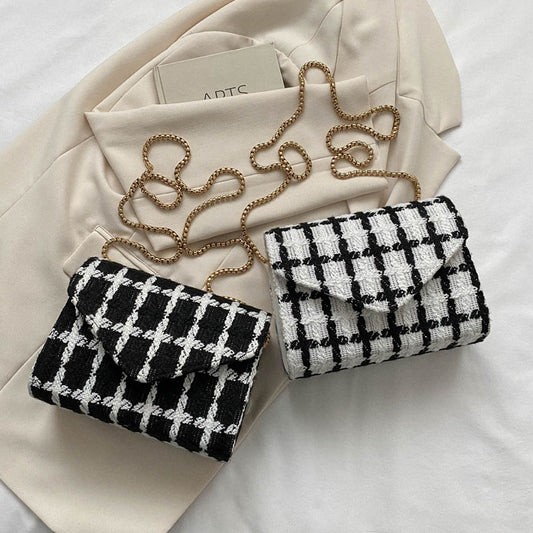 チェックツイードレターフラップバッグ