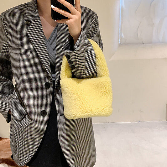 ふわふわバケットバッグ