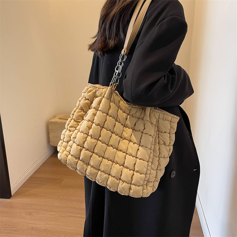 チェーン付キルティングトートバッグ