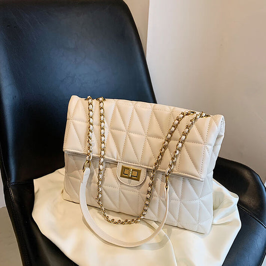 キルティングフラップショルダーバッグ