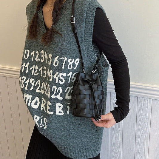 イントレチャートバケットバッグ