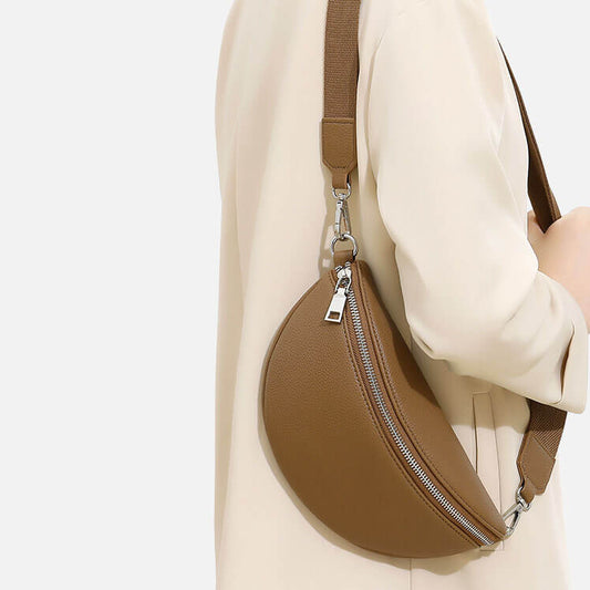 ハーフムーンショルダーバッグ