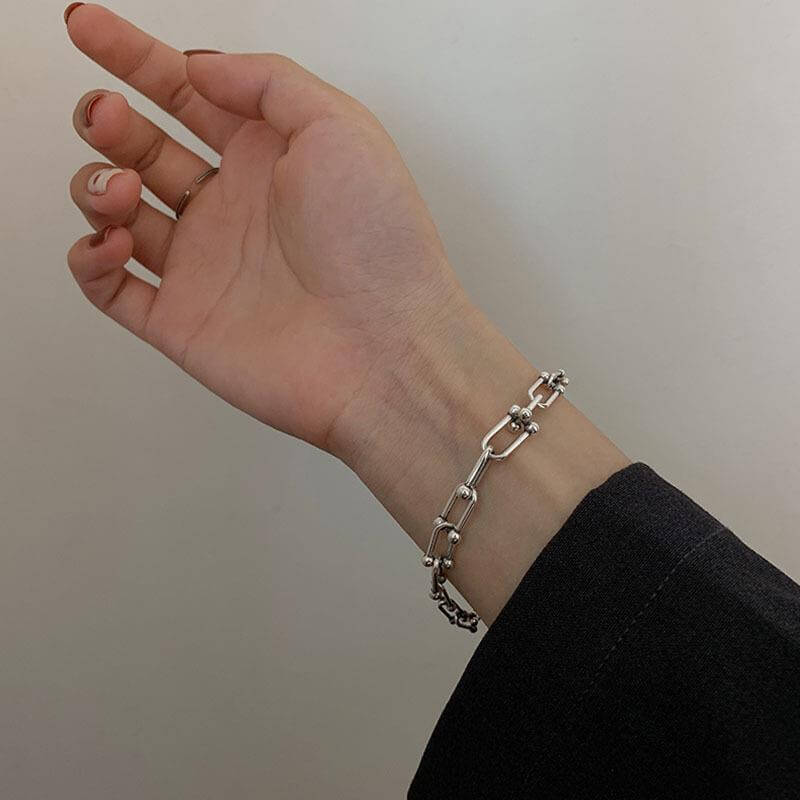 ボールドUチェーンブレスレット