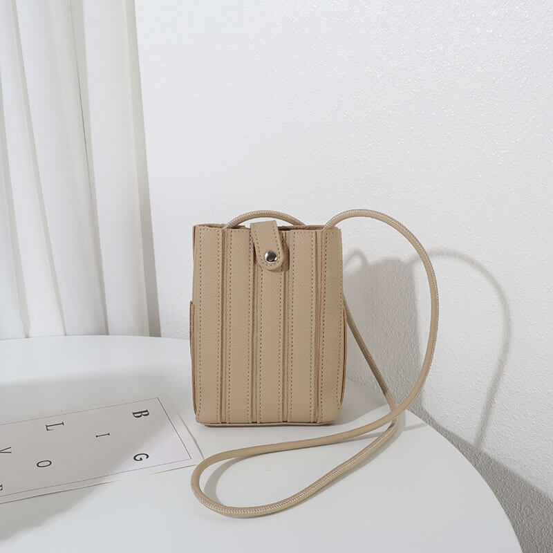 ショルダーバッグ