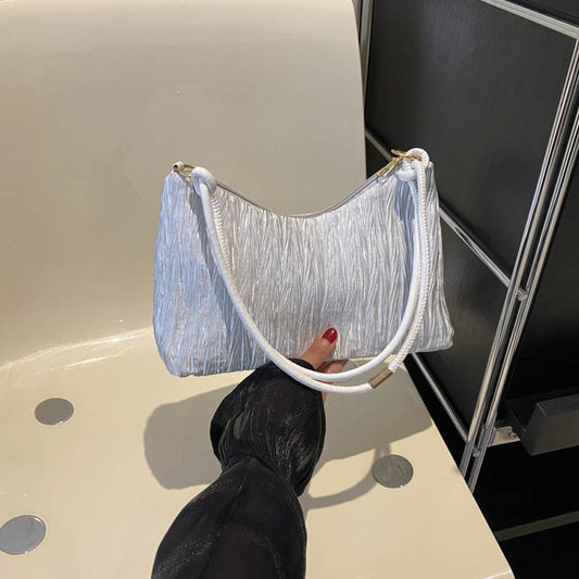 シャイニープリーツハンドバッグ