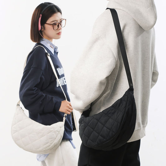 キルティングハーフムーンショルダーバッグ