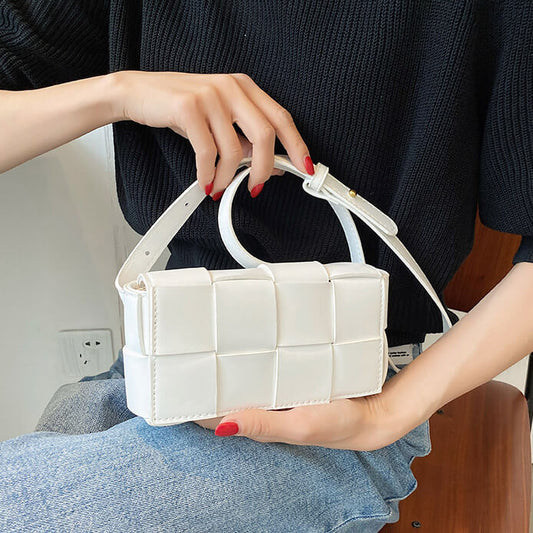 イントレチャートスクエアバッグ