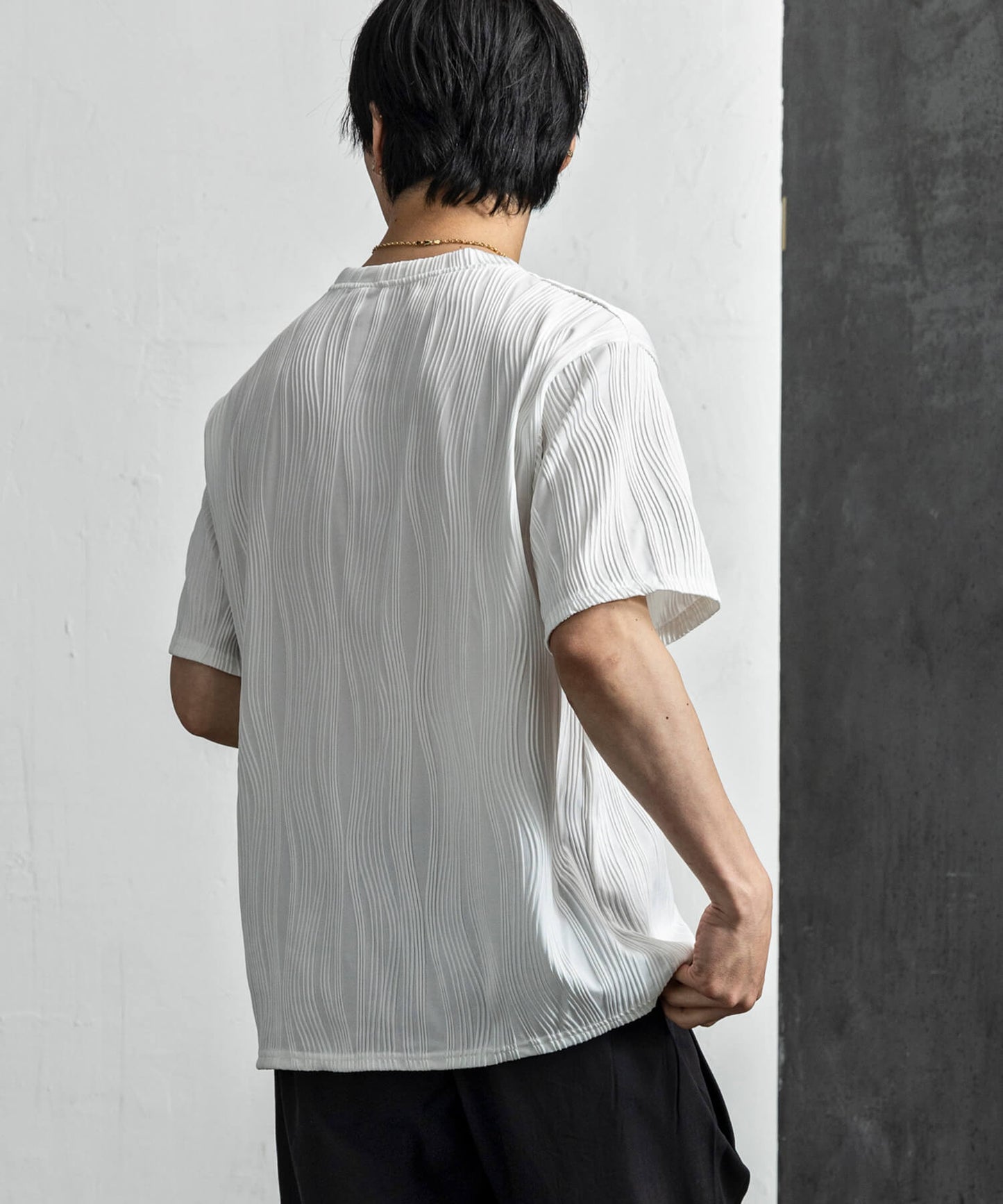 ウェーブテクスチャTシャツ