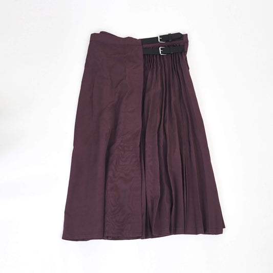 ベルト付きプリーツスカート