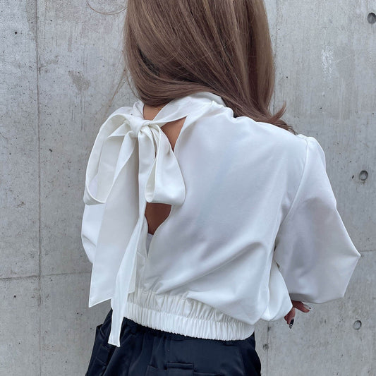 Back ribbon blouse