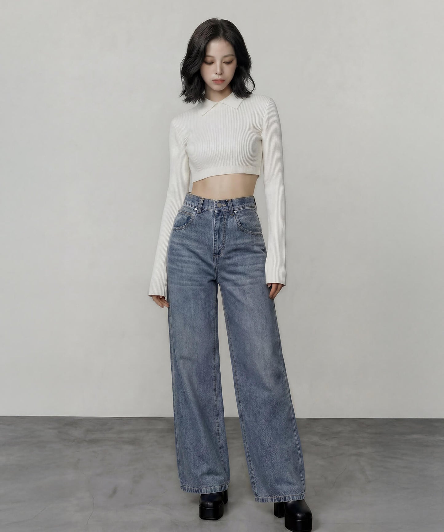 バックトライアングルカットデニムパンツ