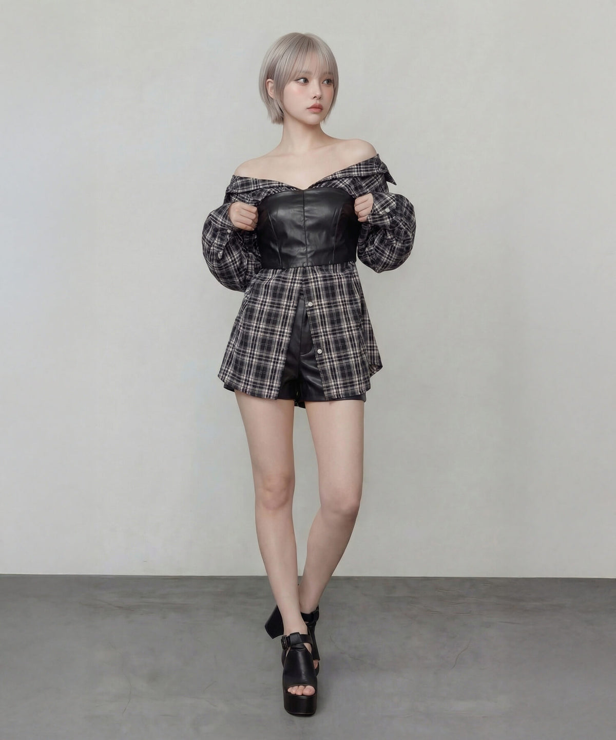 ビスチェ+2WAYフェイクレザーショートパンツ