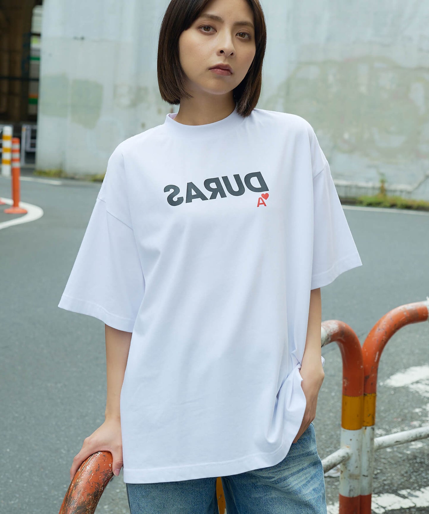 反転ロゴオーバーTシャツ