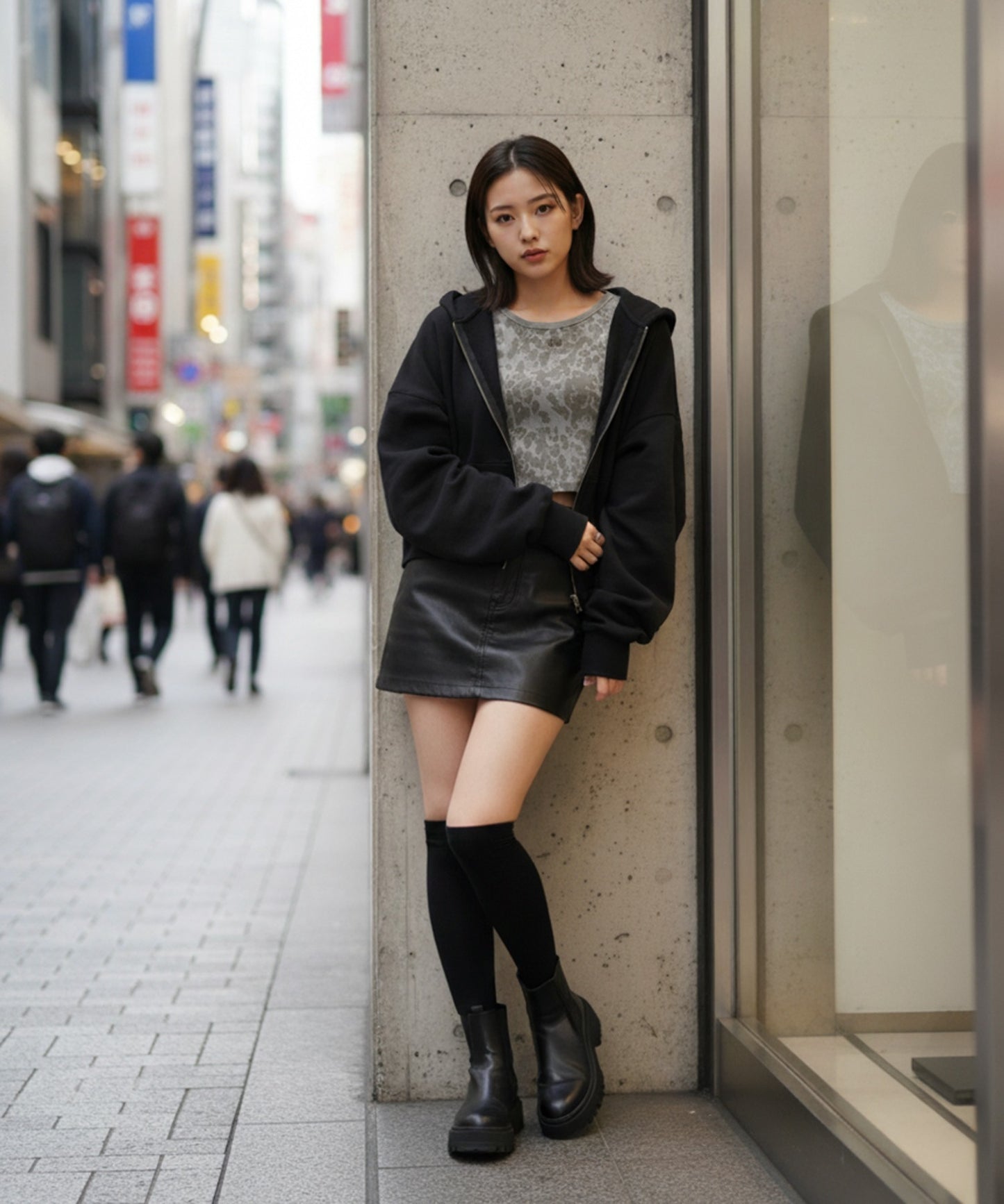 ロゴ刺繍クロップドTシャツ
