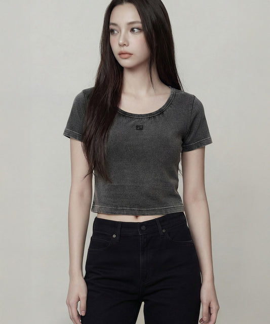 ロゴ刺繍クロップドTシャツ