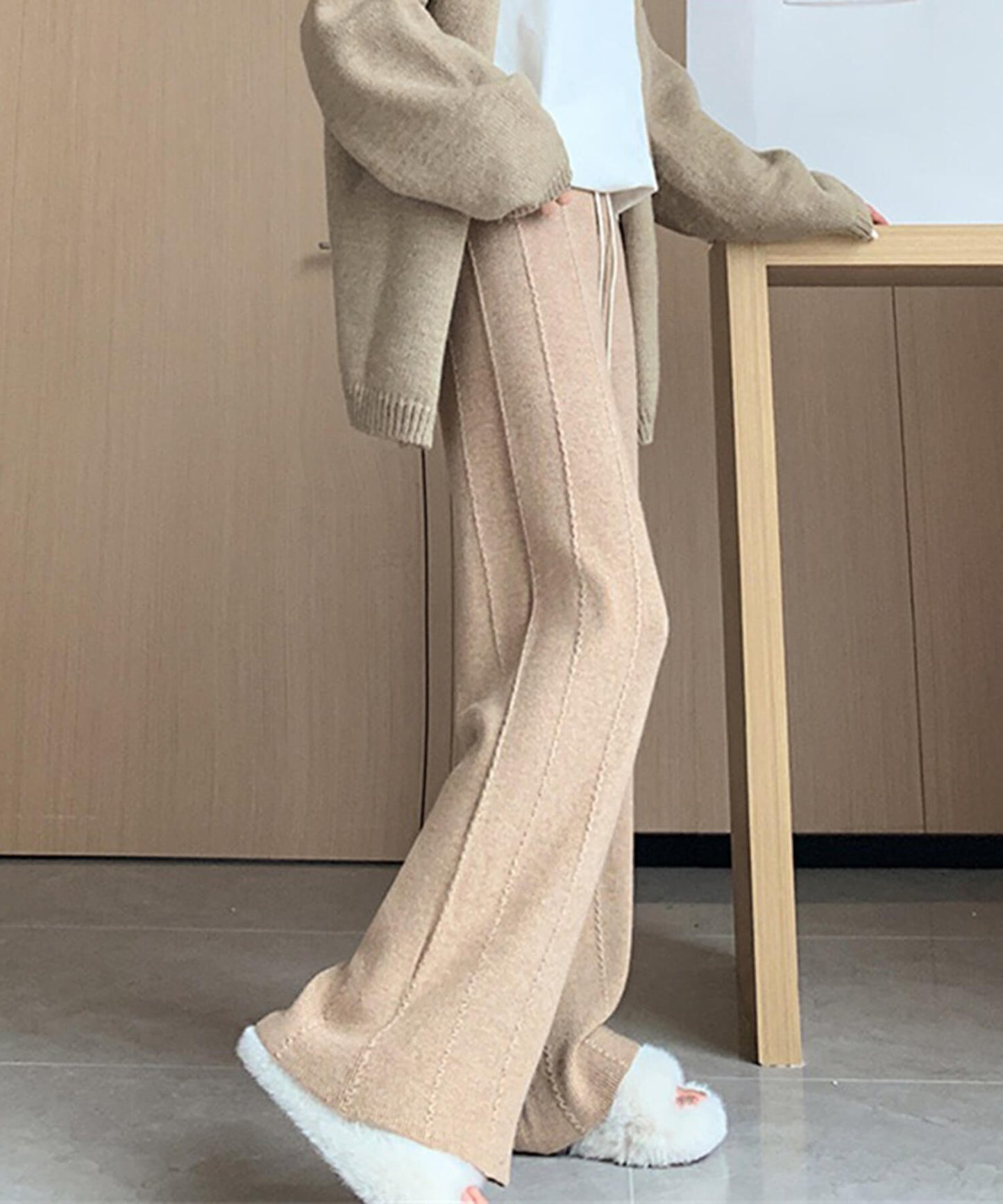 ラインデザインニットパンツ